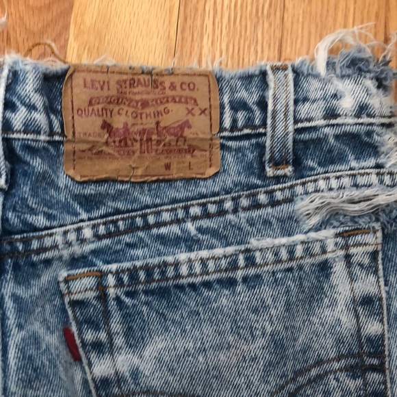 Vintage Levi shorts - Picture 3 of 6